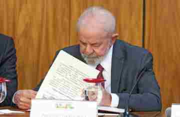 Lula veta lei que reconhece estágio como experiência profissional